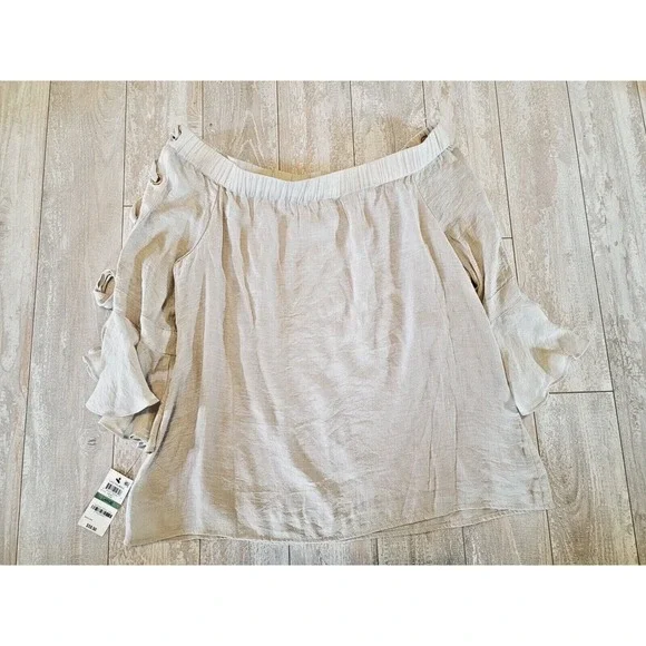 Thalia Soda 3/4 Sleeve Top Blouse Size L Iff Shoulder Lattice Sleeve Lined NWT - Picture 4 of 8